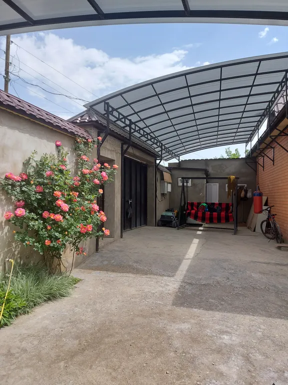 Уютный и красивый дом с видом на горы