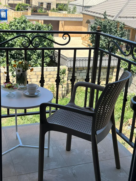 У берега моря новая уютная дача