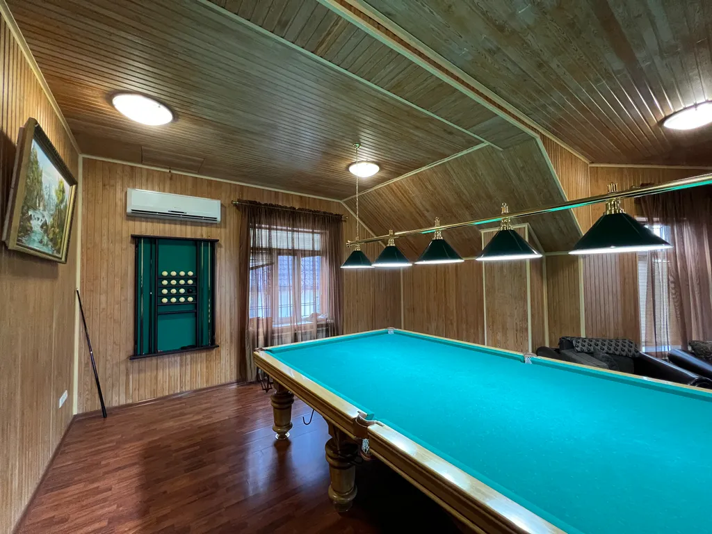 Большой дом в 10 метрах от моря