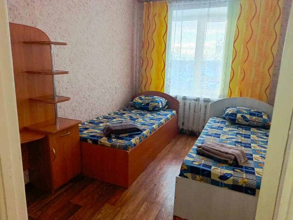 Квартира Трехкомнатная квартира с видом на Уральские горы — Карпинск