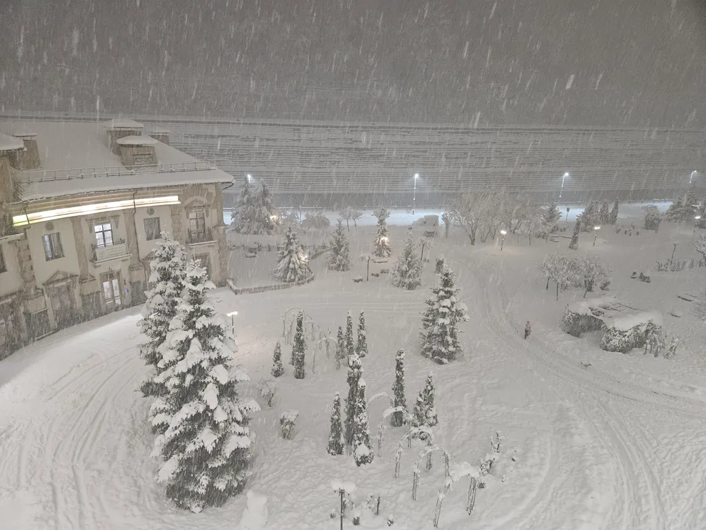 Апартаменты комфорт, две спальни, с видом реку и горы