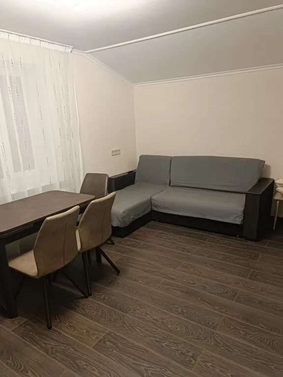 Уютный дом в живописном поселке у моря