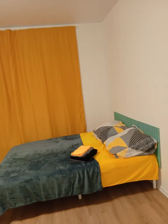 Студия напротив ГУОР по хоккею