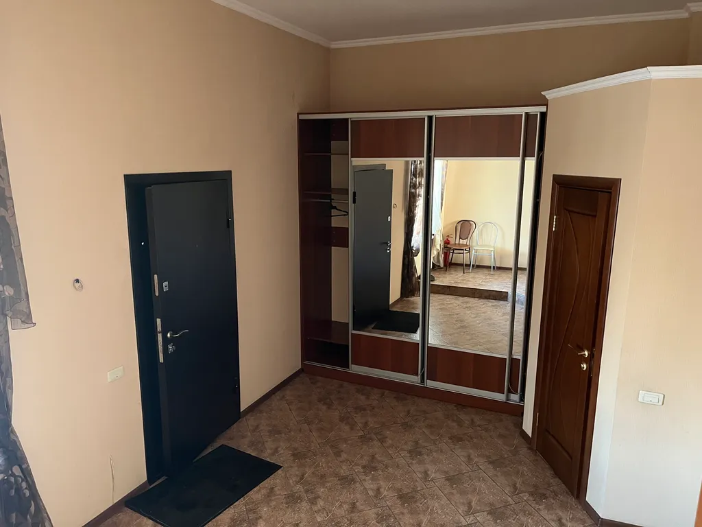 Большой уютный трёхэтажный коттедж вблизи озера