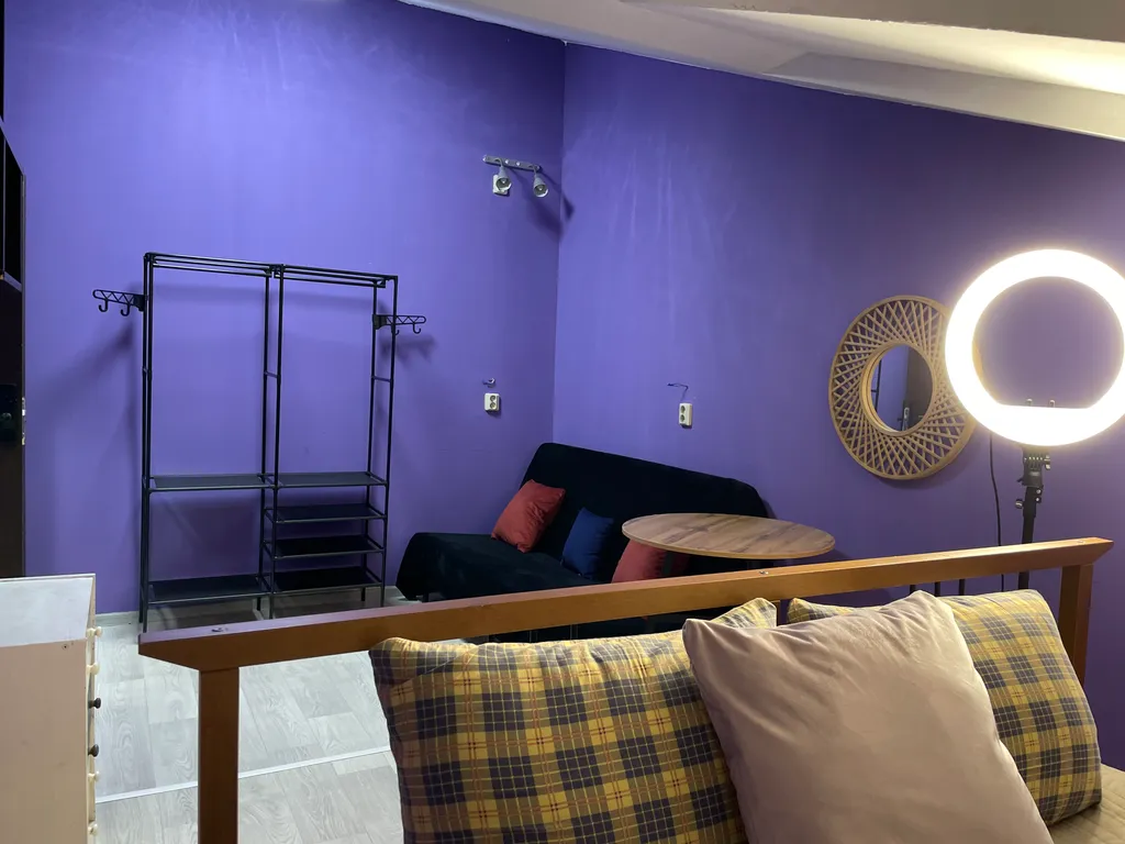 Квартира Фиолетовая комната на Невской мансарде — Санкт-Петербург