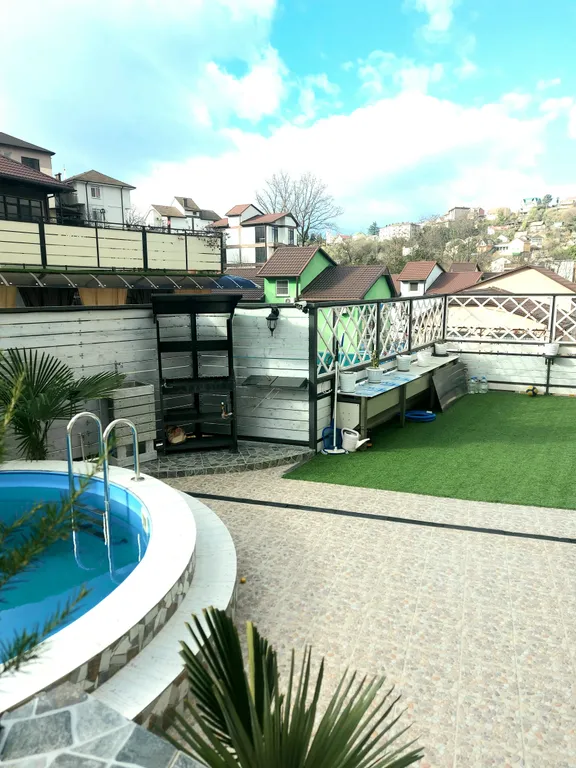 Квартира Квартира Уютная студия в частном доме с бассейном и мангальной зоной — Сочи