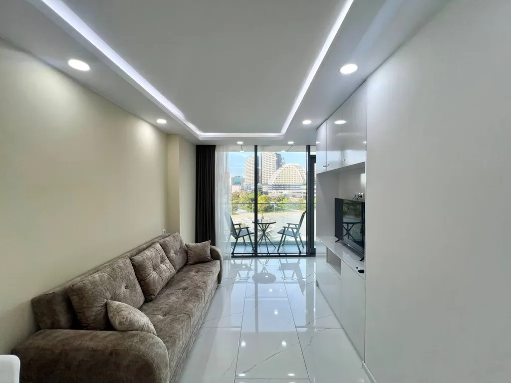 Двухкомнатные апартаменты с видом на море и парк, Batumi View