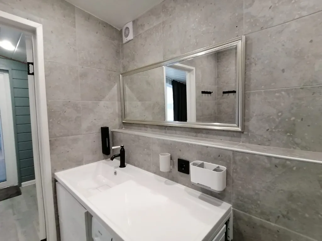 Большой дом на горе у подъемников