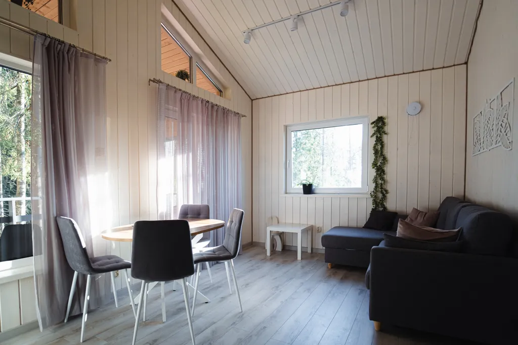 Коттедж Дом Barn house в хвойном лесу — Половина