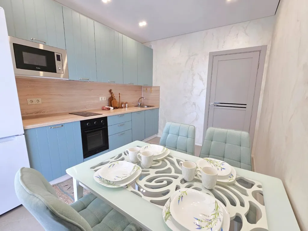 Большая квартира с видом на море