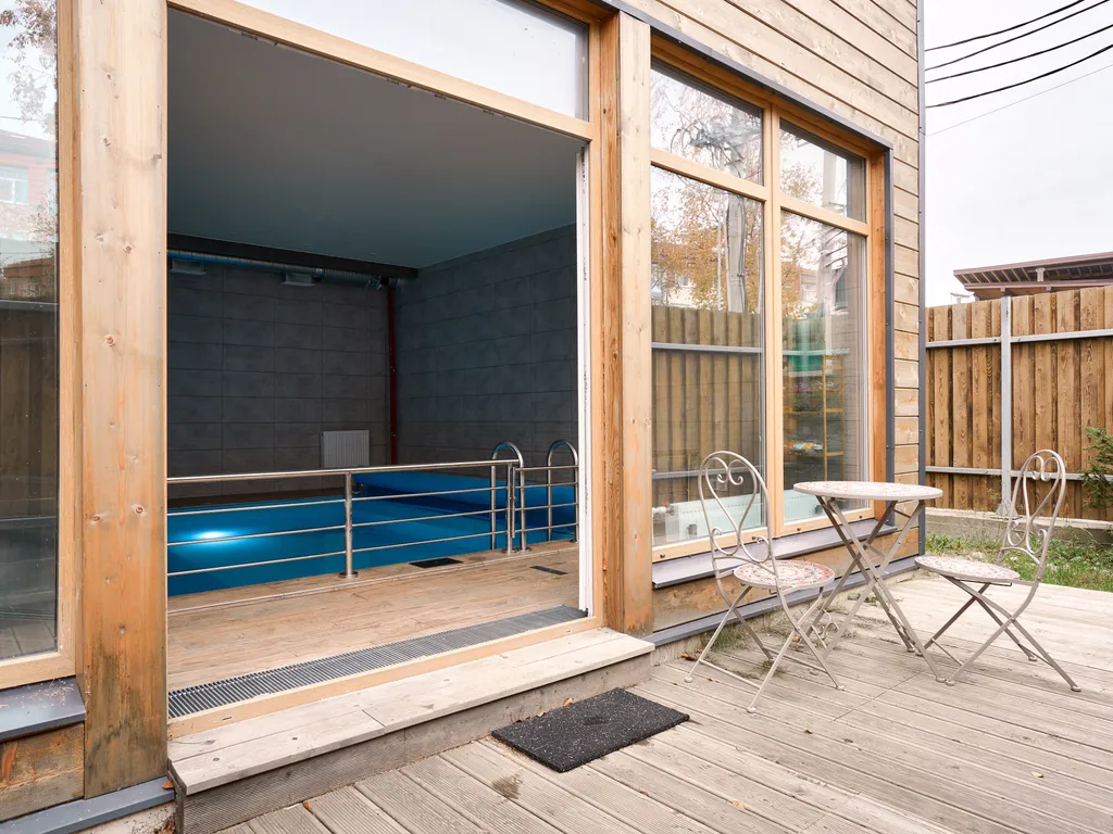 Коттедж с бассейном и баней