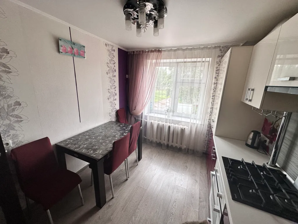 Двухкомнатная квартира в центре города октябрьский