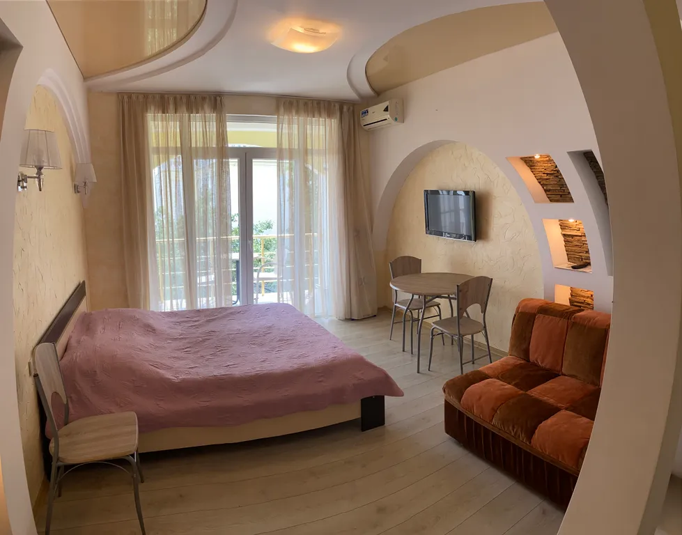 Студия с видом на море