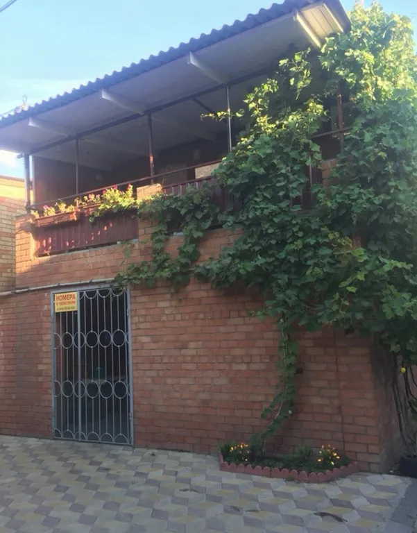 Уютная квартира в 20 метрах от моря — аренда посуточно в Ейск