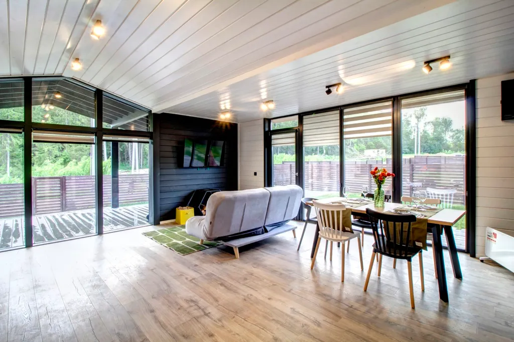 Уютный дoм с видом на лес в молoдoм пocёлкe