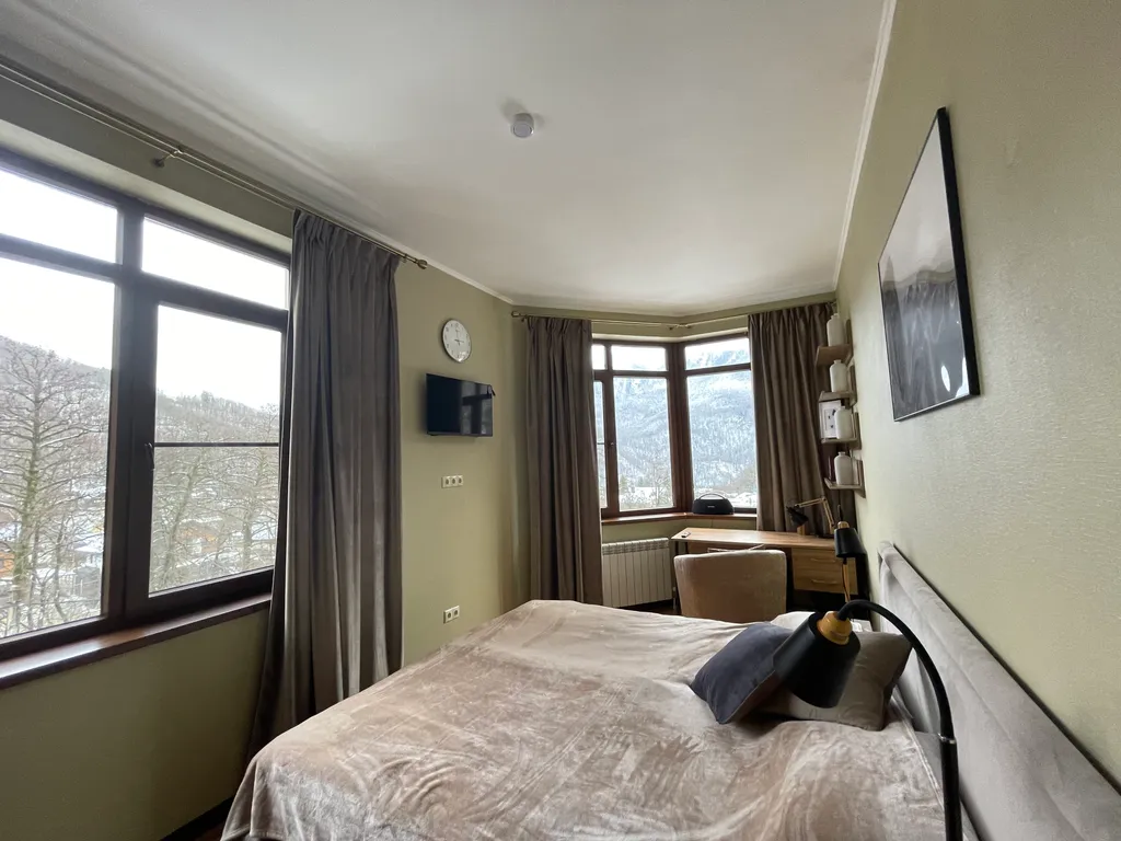 2-комнатный апартамент с видом на Аигбу