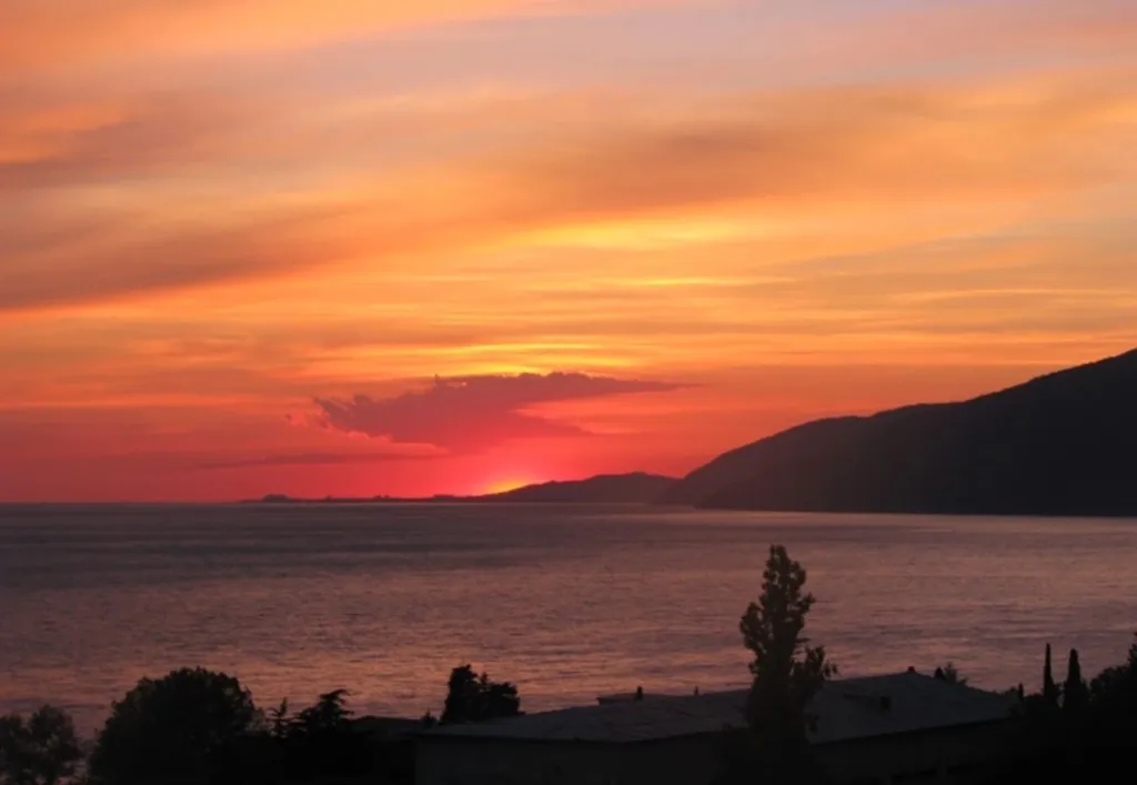 3-х местная комната с кондиционером с прямым видом на море