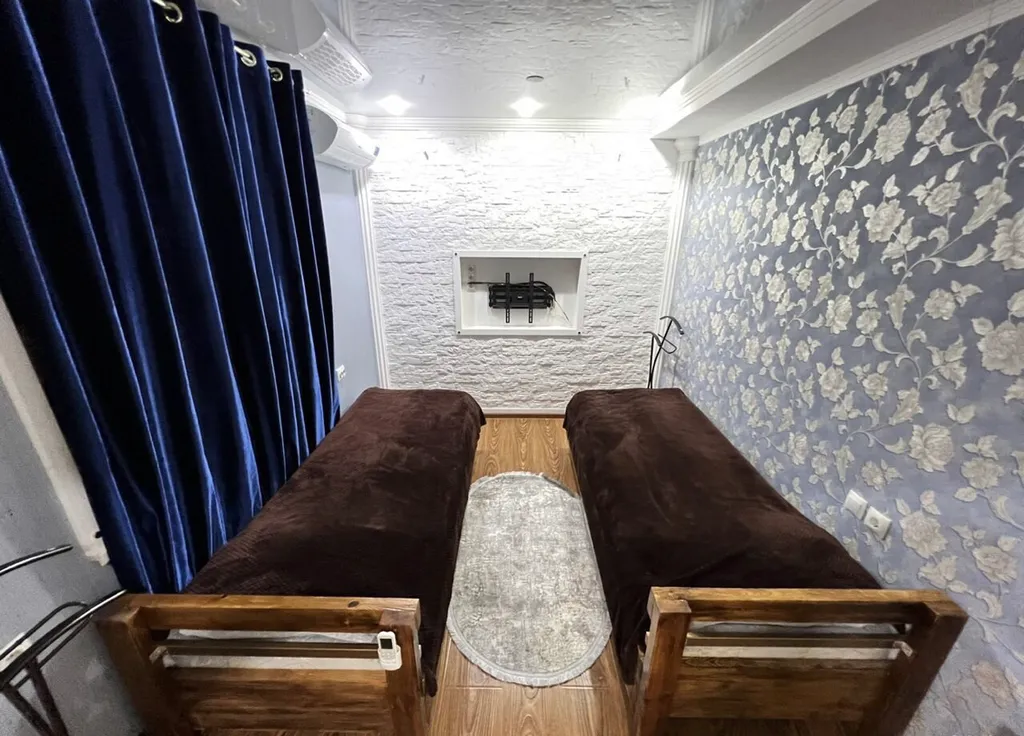 Дом на цветнике