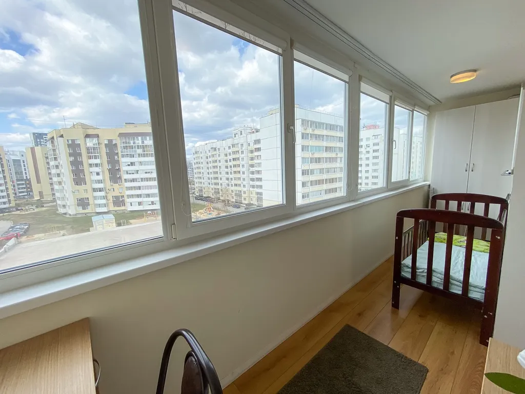 Просторная двушка с тёплой лоджией рядом с Александровским парком