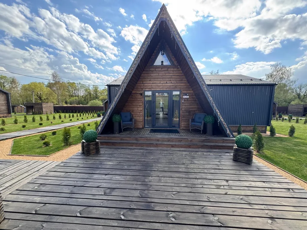 Частный дом с баней на дровах