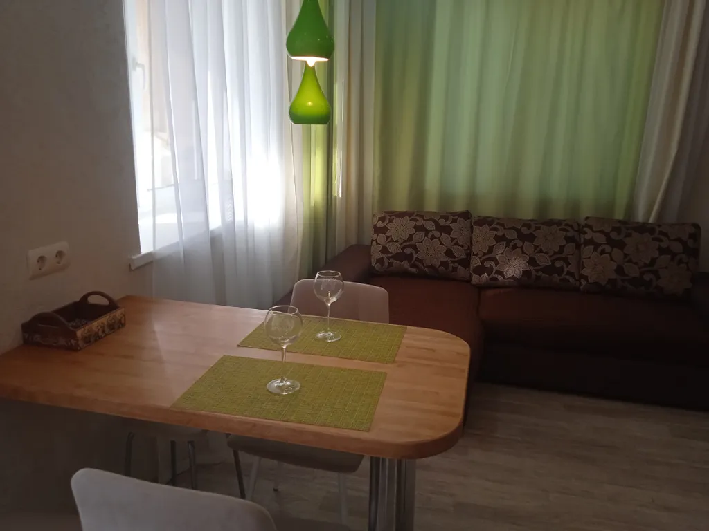 Апартаменты 40 м  с уютным балконом.