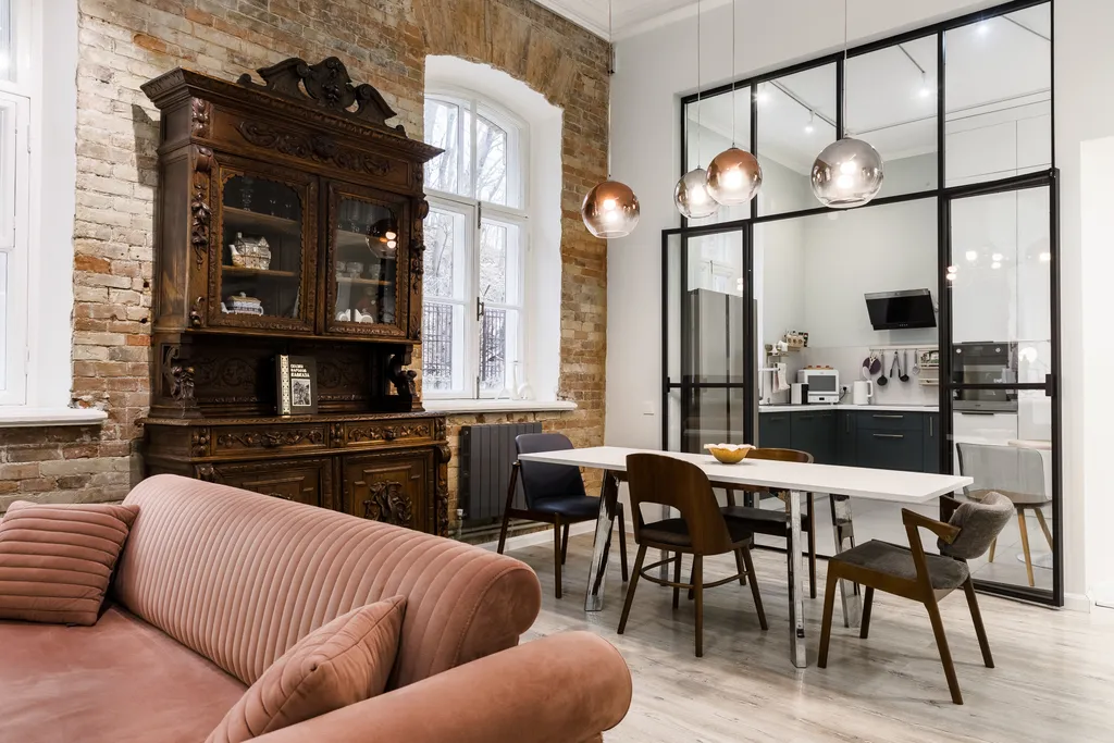 Трехуровневая квартира в историческом доме в центре города — аренда посуточно в Кисловодск