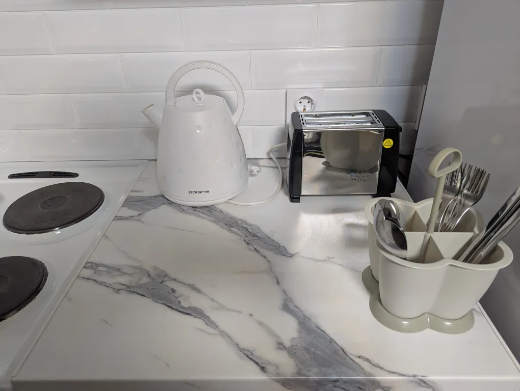 Студия размером с однокомнатную квартиру с 2 кроватями рядом с метро