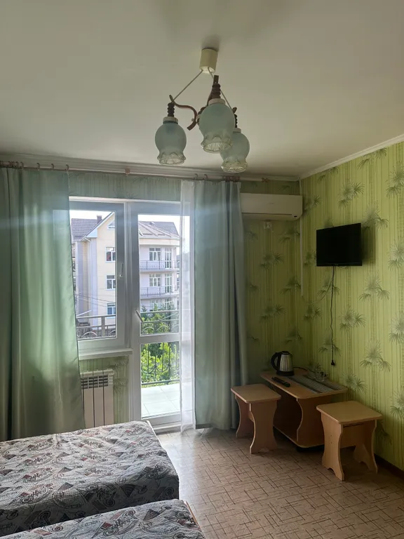 Квартира Двухместный номер 1 в частном доме Лужайка — Лазаревское