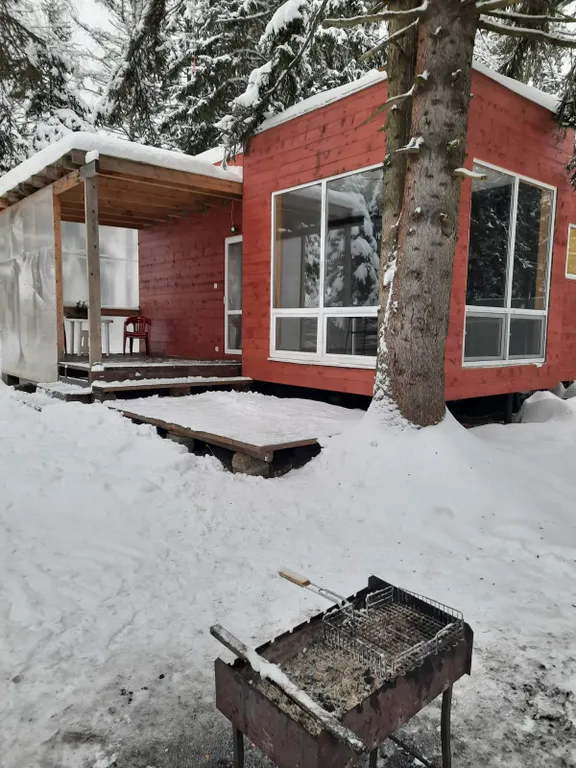 Домик на берегу реки Шексна