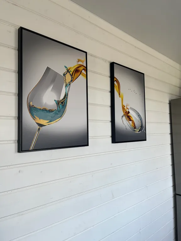 Дом с бассейном и сауной у пруда