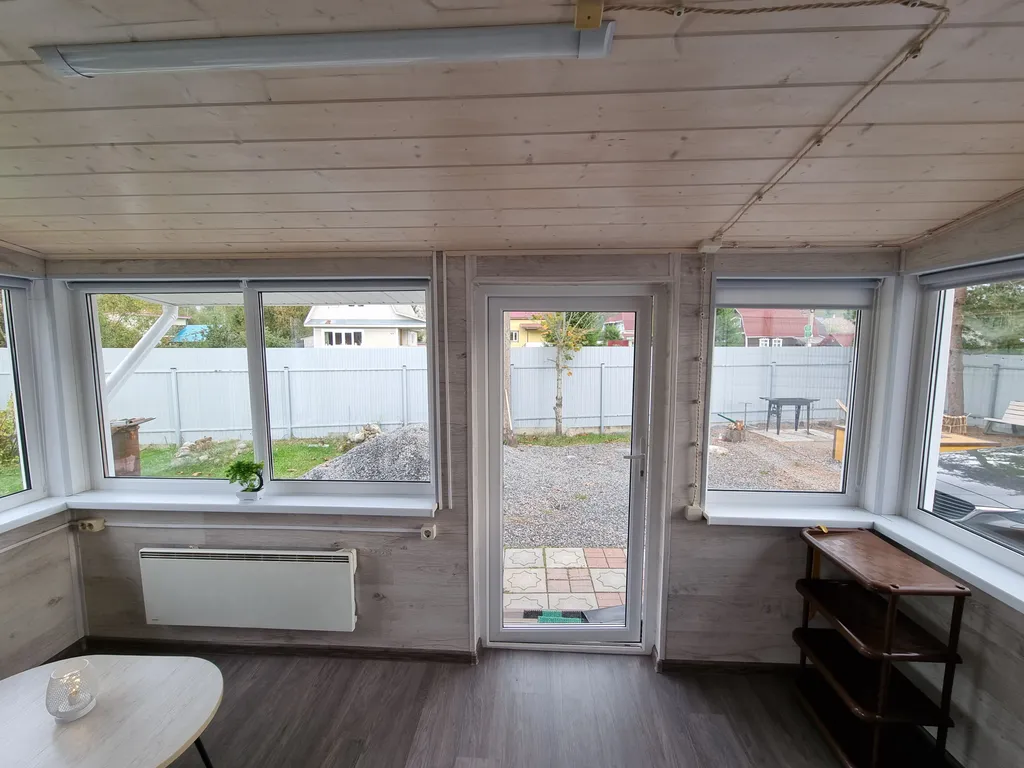 Коттедж Уютный загородный дом с большой гостиной — Стеклянный