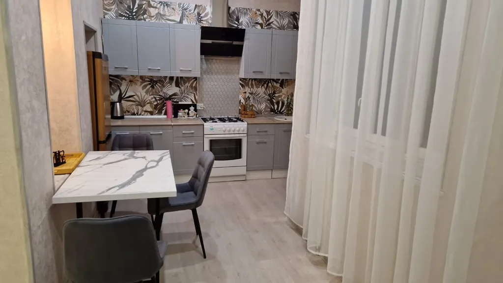 Атмосферная квартира в дореволюционном доме в центре