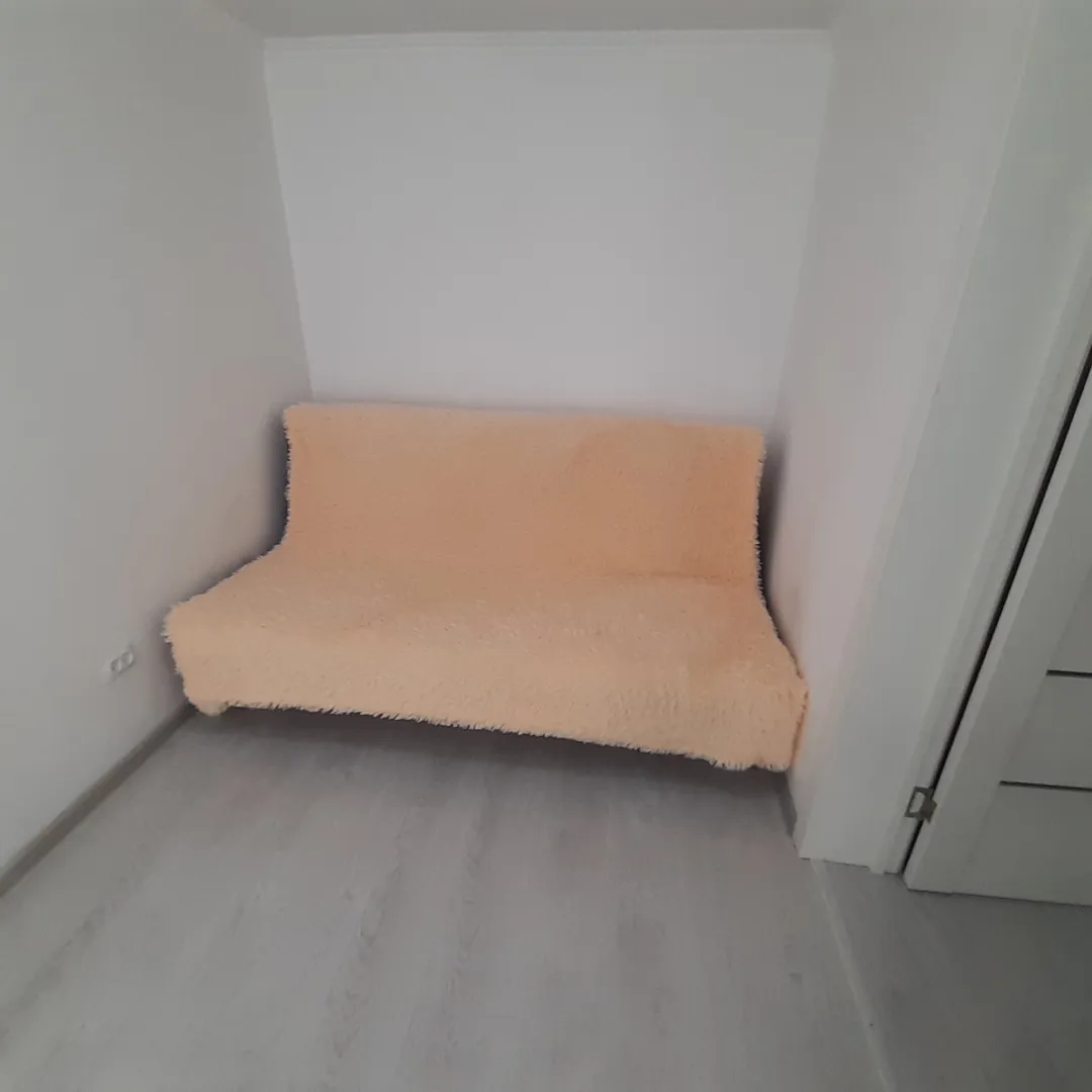 Диван во второй комнате