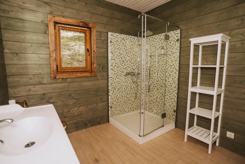 Домик в горах по дороге на Рицу