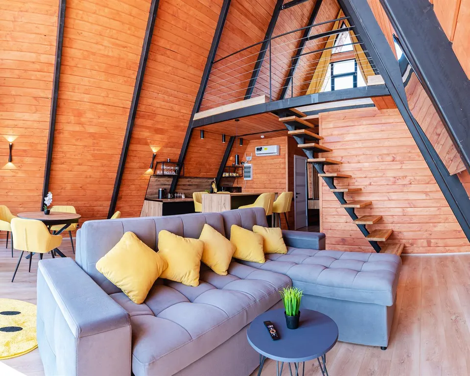 Треугольный дом А-фрейм рица