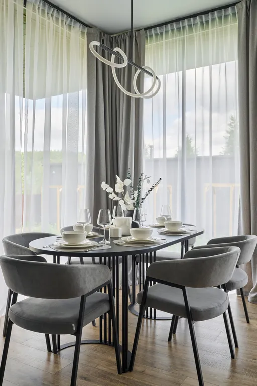 Просторный дом с сауной и камином в окружении леса и реки