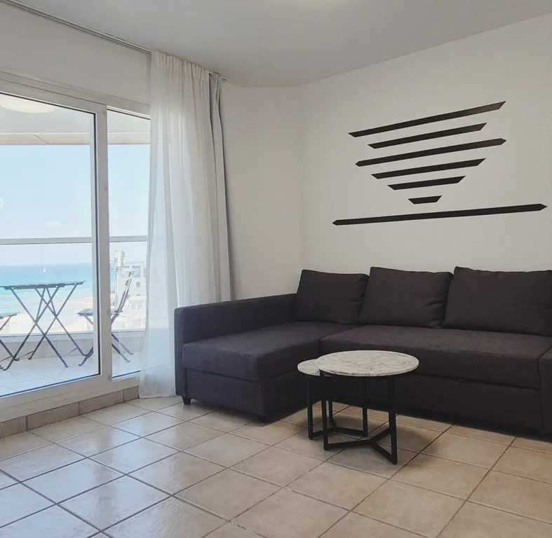 1003 Прекрасные Апартаменты с видом на море