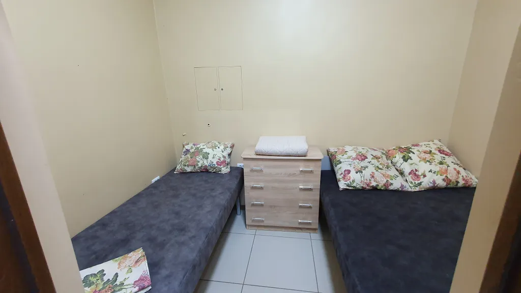 4 изолированных комнат и Зал