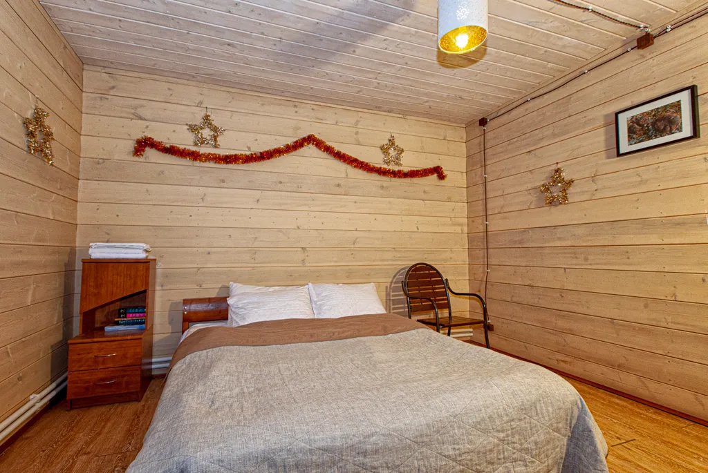 Коттедж Большой дом с террасой, баней на дровах и чаном в лесу на берегу реки — Старово