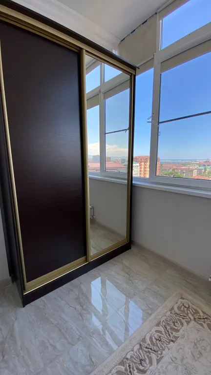 Уютная светлая квартира у моря с красивым видом из окон