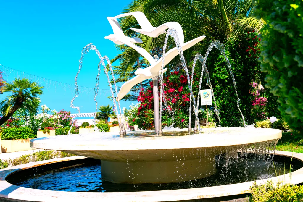 Лазурные апартаменты на берегу моря в отеле Лучезарный Резорт 4