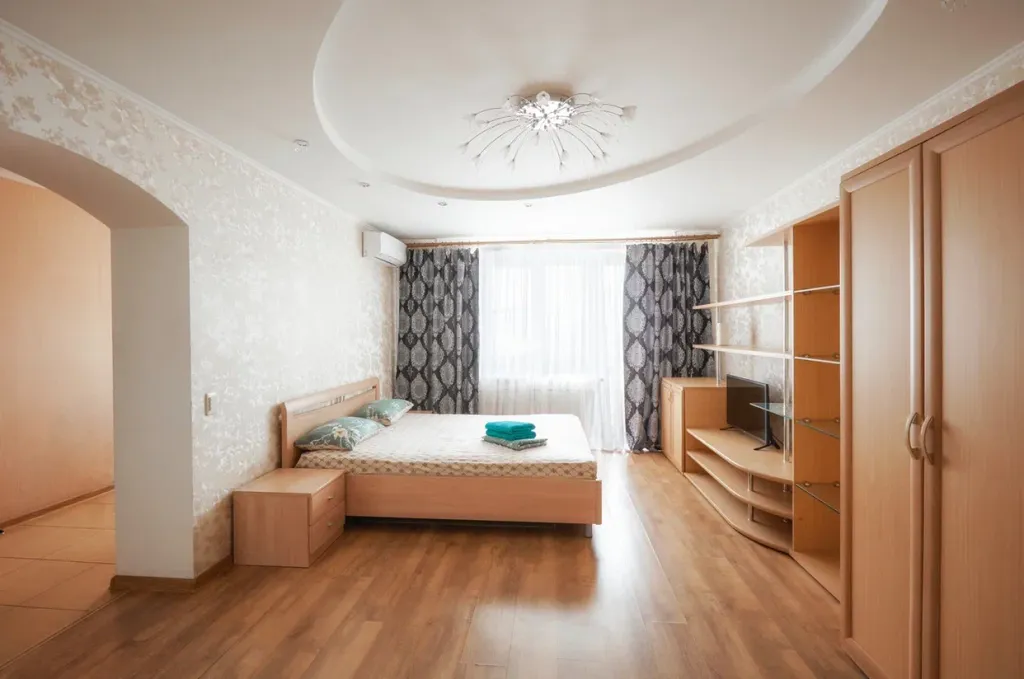 Большой 1-комнатной квартиры с видом на парк и реку