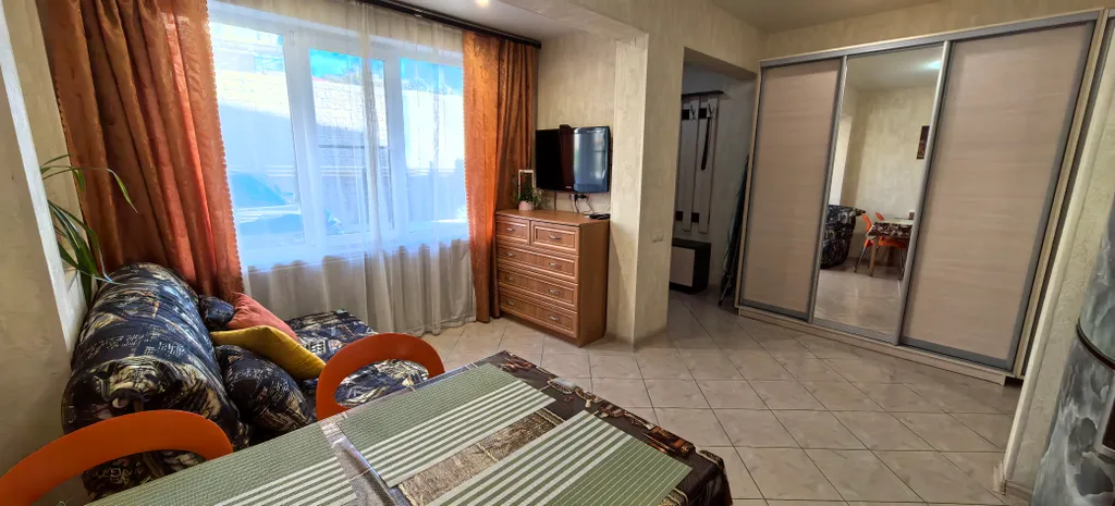 Уютные апартаменты с зелёным двориком