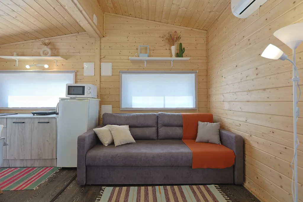 Уютный дом с сауной зоной барбекю и своей парковкой в черте города