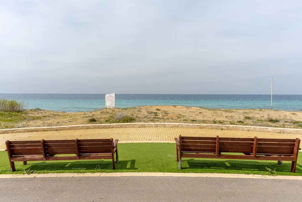 Квартира с балконом с видом на море (Gugel Waves Nahariya)