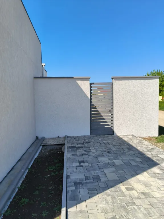 Меблированная комната на берегу Азовского моря