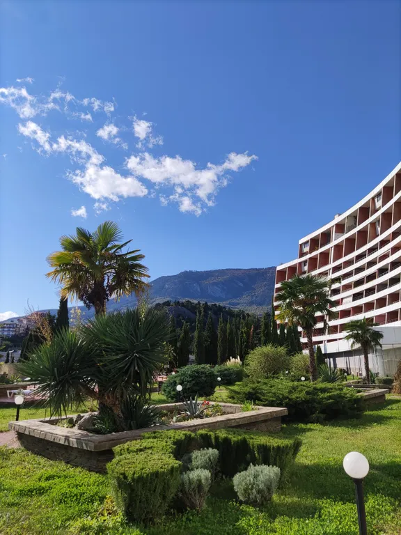 Двухуровневая лофт квартира с выходом в сад