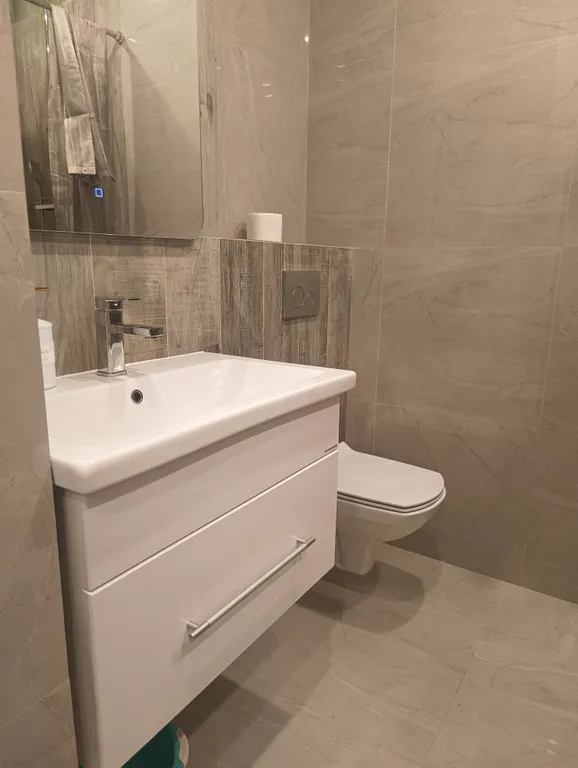 Новенькая студия с шикарным видом с панорамного окна на 20м этаже