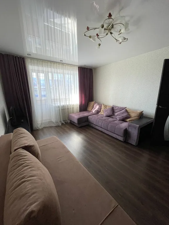 В центре Ишима, просторная 2-комнатная для командировок и семьи