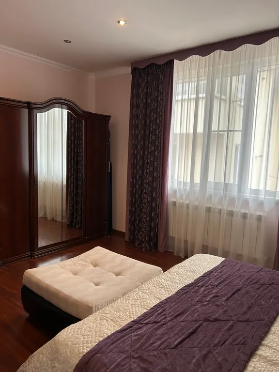 Уютный Коттедж возле парка Победы,свой двор и мангал.